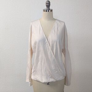 Vince V Neck Satin Blouse Top Cream size S Business casual preppy office minimal